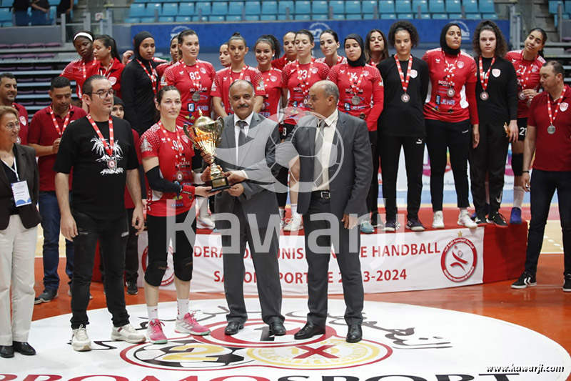 Handball/Finale Coupe Club Africain-CSF Moknine 30-25