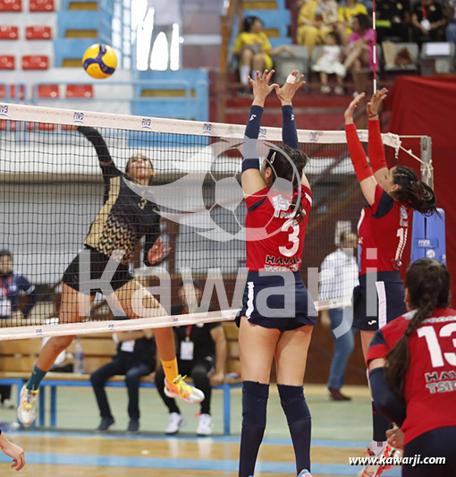 Volley-ball-Finale Dames : Club Sportif Sfaxien - CF Carthage 3-2