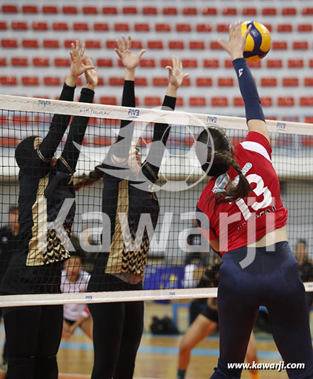 Volley-ball-Finale Dames : Club Sportif Sfaxien - CF Carthage 3-2