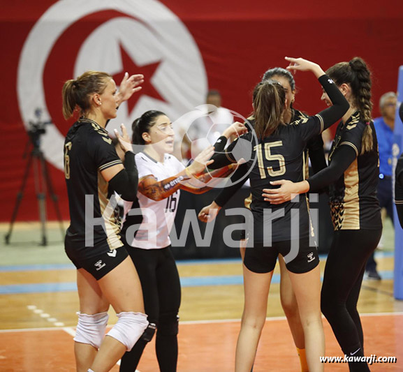 Volley-ball-Finale Dames : Club Sportif Sfaxien - CF Carthage 3-2