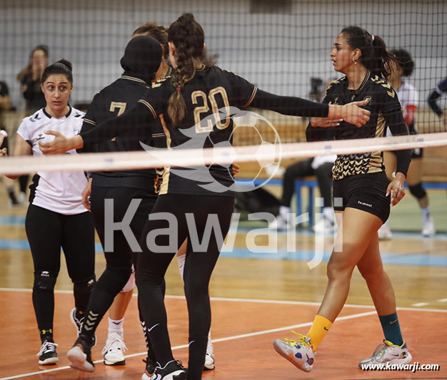 Volley-ball-Finale Dames : Club Sportif Sfaxien - CF Carthage 3-2