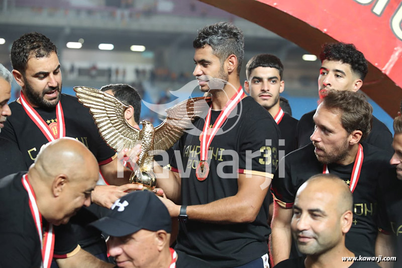 Remise du trophée de championne de Tunisie 2023-2024 à l'Espérance de Tunis