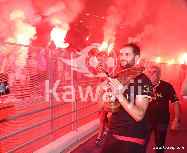 Remise du trophée de championne de Tunisie 2023-2024 à l'Espérance de Tunis