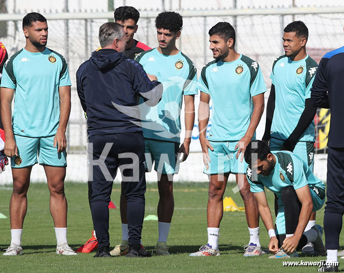 Espérance de Tunis : 1ère séance d'entrainement de Laurentiu Reghecampf